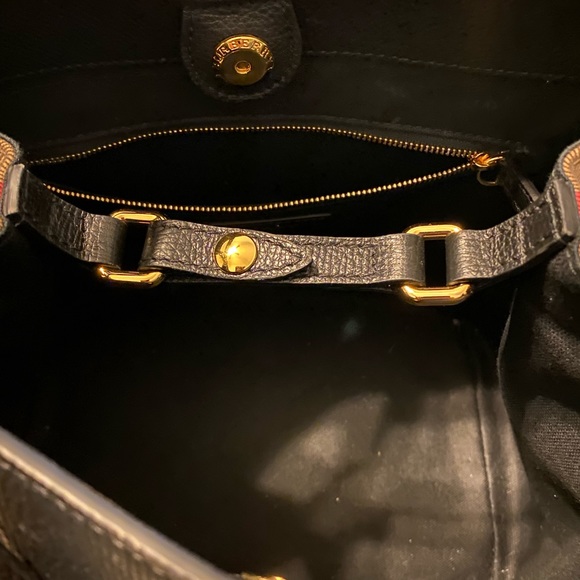 Burberry authentic bag - Picture 7 of 10